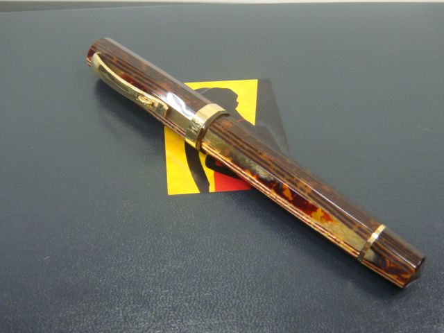 OMAS OVERSIZE TIGER EYES Celluloid Arte Italiana Arco/Gold Paragon 