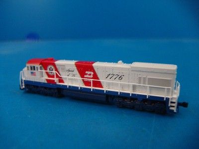 Kato N Scale U30C BN Bicentennial Model Train Locomotive Engine Diesel 