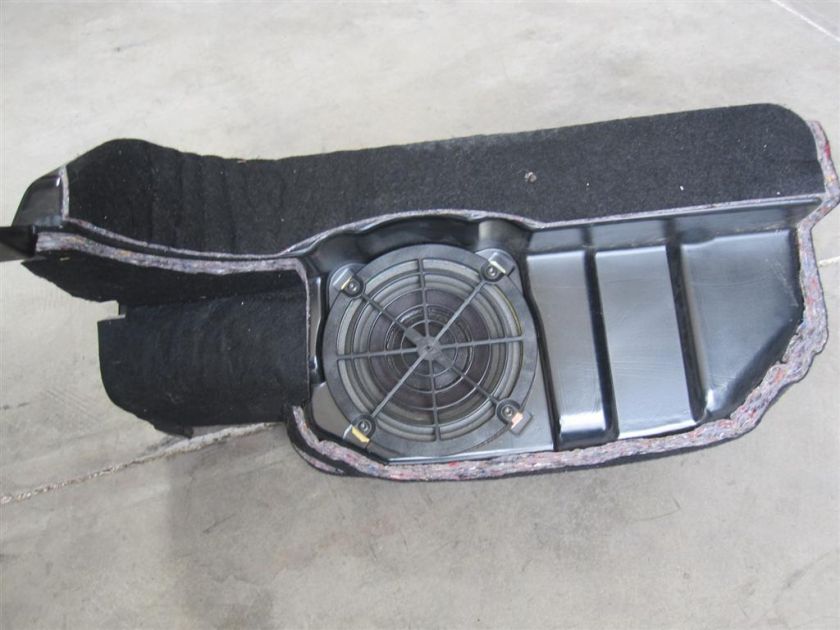 01 05 Audi Allroad Rear Speaker Subwoofer Sub Woofer  