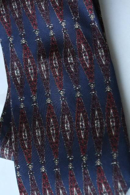 PETERBOROUGH ROW BLOOMINGDALES MENS SILK TIE BLUE 1143  