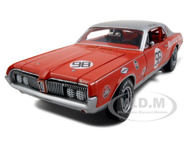 1967 MERCURY COUGAR XR7G DAN GURNEY #98 1/18 BY SUNSTAR 1578  