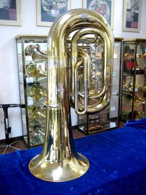 GOOD USED YAMAHA YBB 641 PROFESSIONAL BBb TUBA IN VERY GOOD CONDITION 