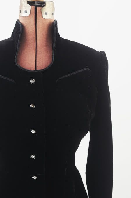 An amazing find Beautiful late 1940s black velvet jacket from 