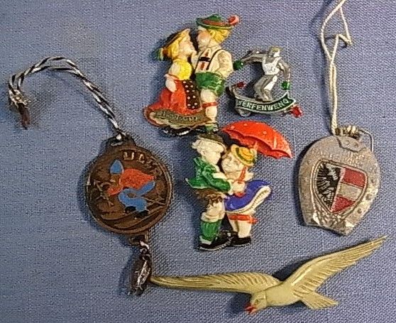   SET OF ORIGINAL DIRNDL LEDERHOSEN OKTOBERFEST HAT PIN VINTAGE  