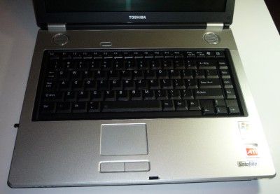 Toshiba Satellite A85 S1072 GREAT SCREEN , BATTERY***  