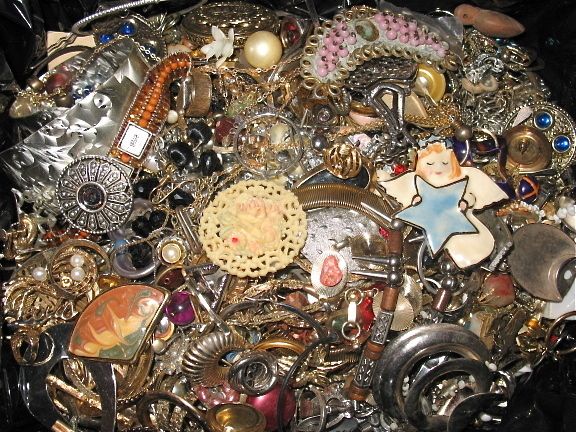   LOT #2 OVER 16 LBS OF VINTAGE CONTEMPORARY JEWELRY DAMAGED  