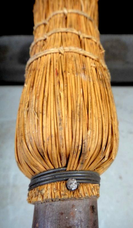 antique HANDMADE AMISH BROOM straw/wood KITCHEN FIREPLACE primitive 