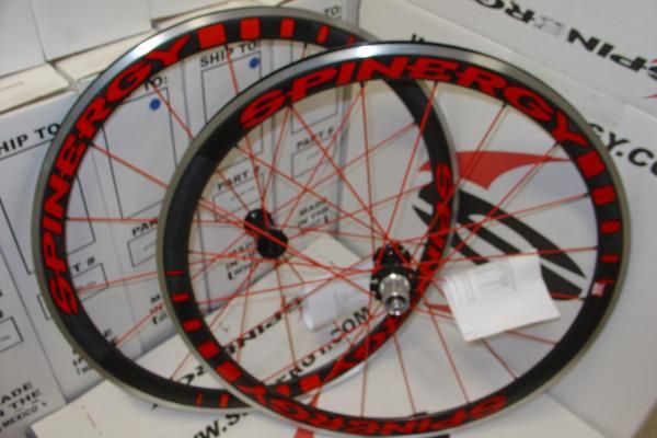 New 2011 Spinergy Stealth PBO Carbon Red Spokes Wheel Set /Shimano 