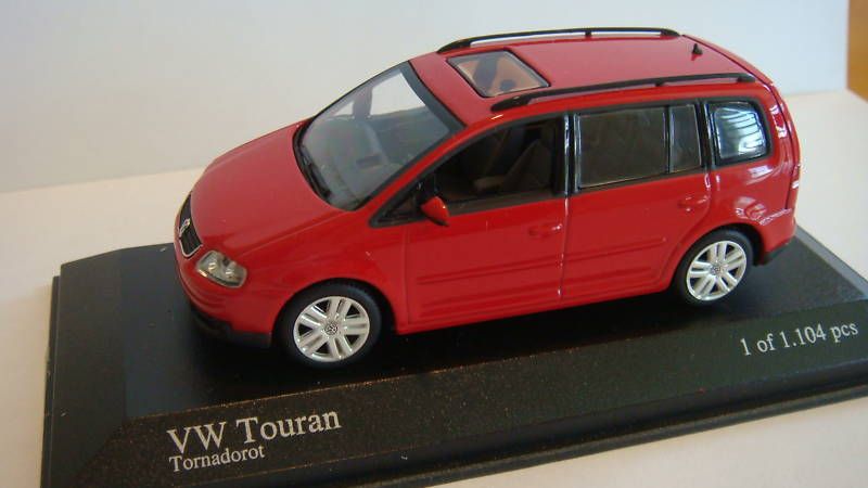 Volkswagen Touran Minichamps 143 mint in box  