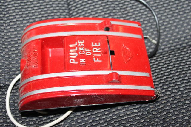 EST 270A SPO FIRE ALARM SINGLE POLE MANUAL PULL STATION  