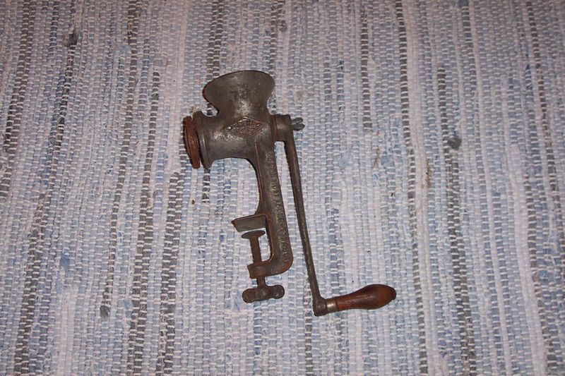 Vintage Shapleigh Hdw Diamond Edge #73 Meat Grinder  