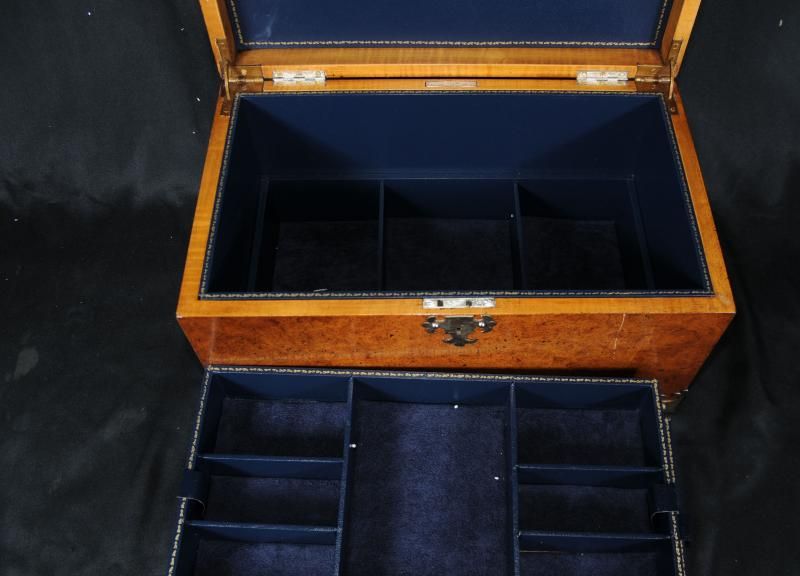 Regency Walnut Jewellery Box Casket Case  