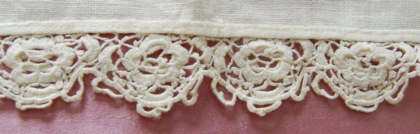 BEAUTIFUL ANTIQUE GERMAN LINEN COLLAR WITH IRISH CROCHET EDGING  