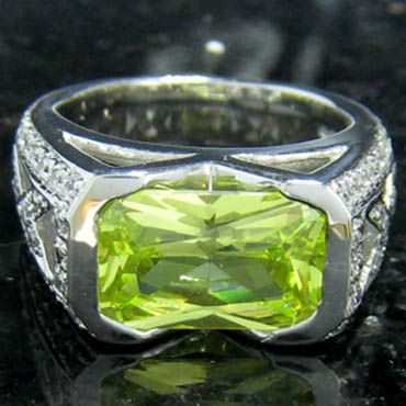 New Elegant Jewelry Emerald Cut Apple green 925 Sterling Silver Ring 