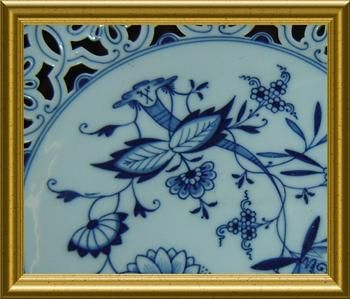 ANTIQUE MEISSEN MARK C1823 BLUE ONION CENTER PIECE RARE  