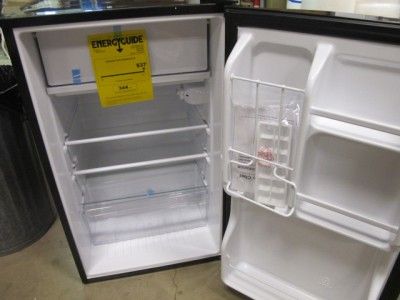   CHEF MCBR445B2 4.4 CU FT COMPACT REFRIGERATOR FREEZER BLACK MSRP $260