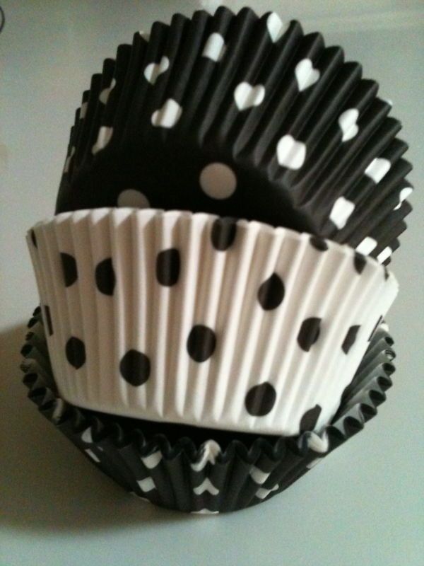 75 BLACK & WHITE POLKA DOT CUPCAKE LINERS NEW  