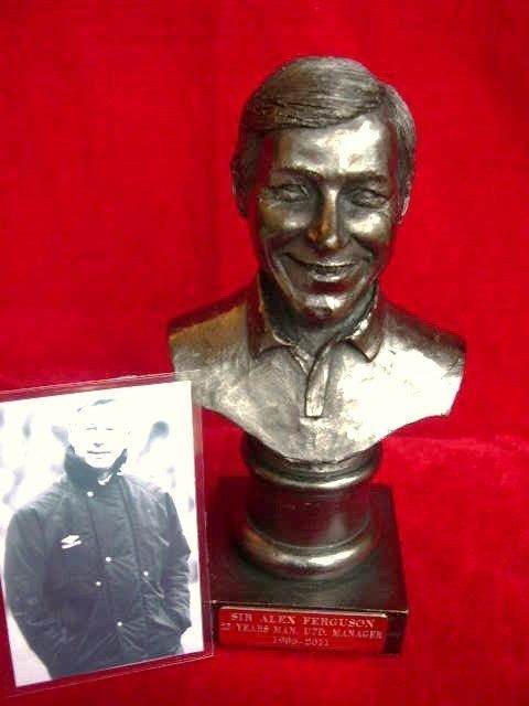   UNITED ALEX FERGUSON BUST FIGURE 25 YEARS MANAGER ANNIVERSARY 2011