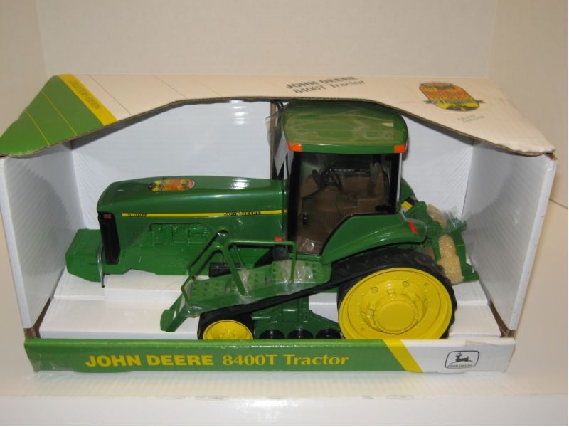 16 JOHN DEERE 8400T WATERLOO EMPLOYEE EDITION NIB  