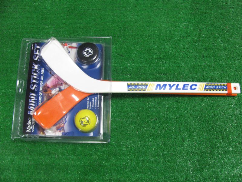   FUTURE PRO Knee Mini Floor HOCKEY (2) STICK Set Foam Puck, Foam Ball