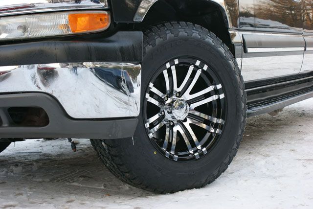 265/70 17 NITTO TERRA CHEVY SUBURBAN EAGLE WHEELS RIMS  