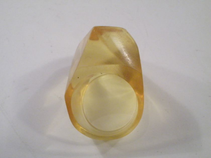 VINTAGE RETRO AMBER YELLOW LUCITE PLASTIC RING  